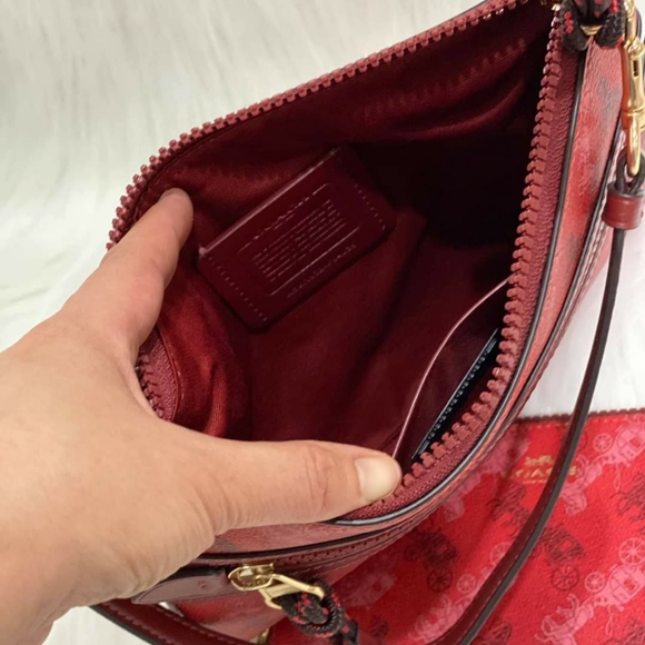 COACH LONG WALLET & LARGE WRISTLET - Picture 2 of 5